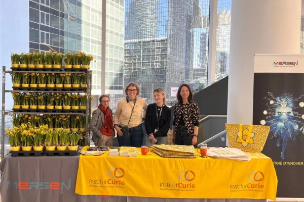 Stand Mersen solidaire pour l'Institut Curie - Tour Trinity